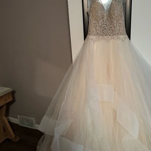 Casablanca wedding gown